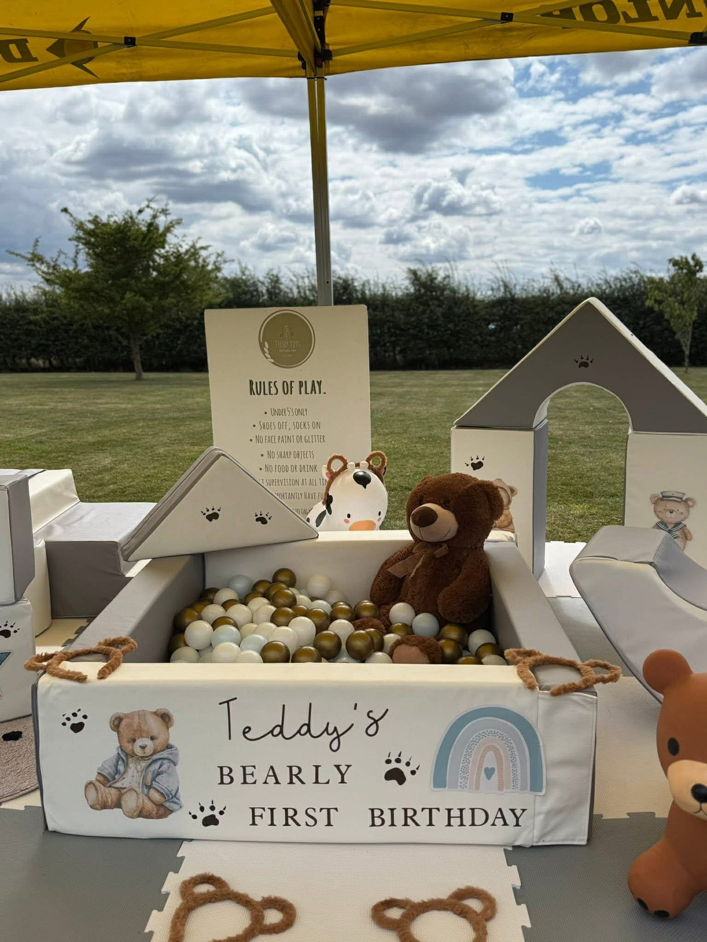 Bear Themed Sticker Set Up